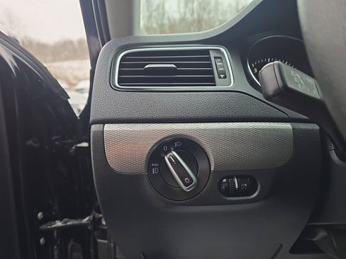 Used 2018 Volkswagen Jetta Wolfsburg Edition image 14