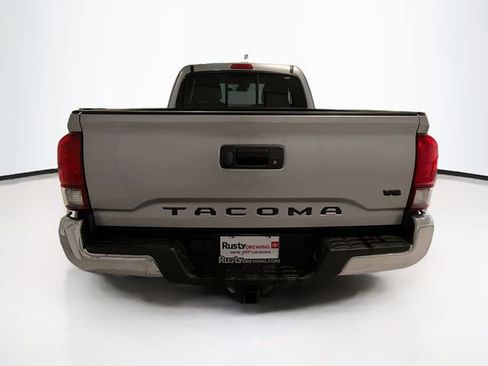 Used 2019 Toyota Tacoma TRD Off-Road AWD/4WD image 5
