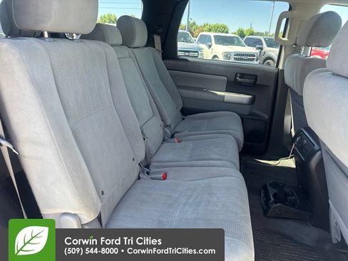 Used 2017 Toyota Sequoia SR5 AWD/4WD image 6