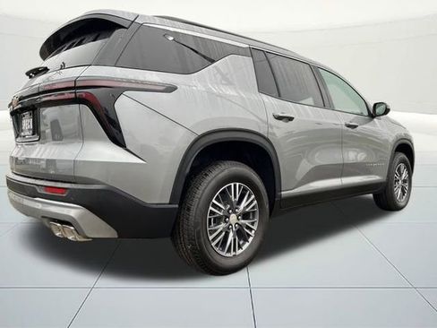 New 2026 Chevrolet Traverse LT image 5