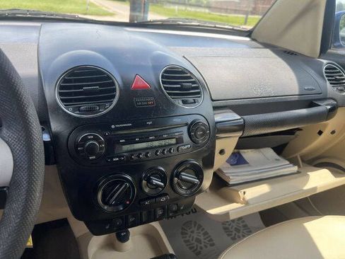 Used 2006 Volkswagen Beetle Convertible w/ Package 1 FWD image 13