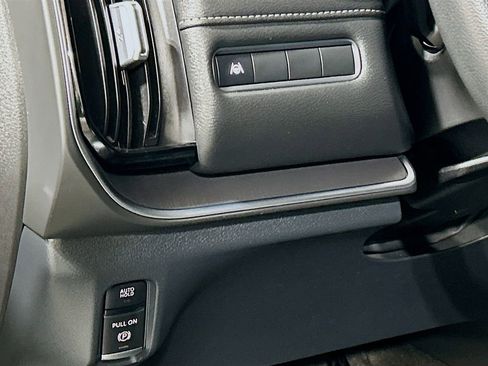 Used 2025 Nissan Armada SV RWD image 8