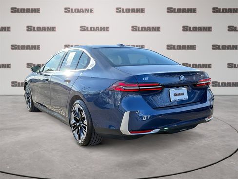 Certified 2026 BMW i5 eDrive40 image 3