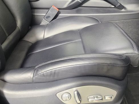 Used 2016 Porsche Cayenne GTS image 18