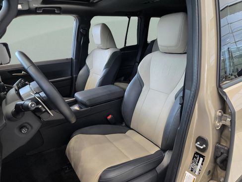 Certified 2025 Lexus GX 550 AWD/4WD image 31