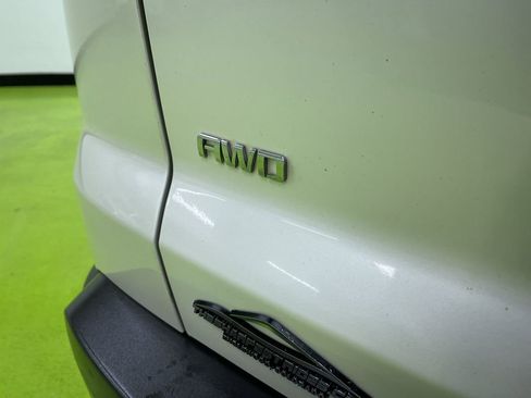 Used 2011 Chevrolet Traverse LTZ image 15