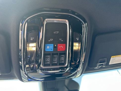 Used 2023 Jeep Grand Cherokee Summit image 32