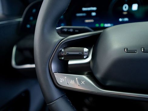 Used 2024 Lucid Air Pure RWD image 31