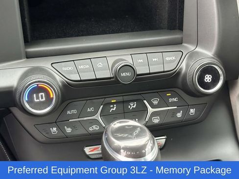 Used 2016 Chevrolet Corvette Z06 w/ 3LZ Preferred Equipment Group image 9