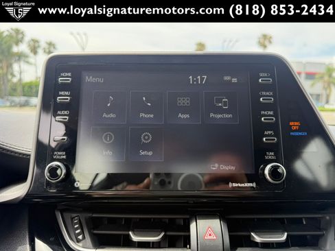 Used 2020 Toyota C-HR LE FWD image 21