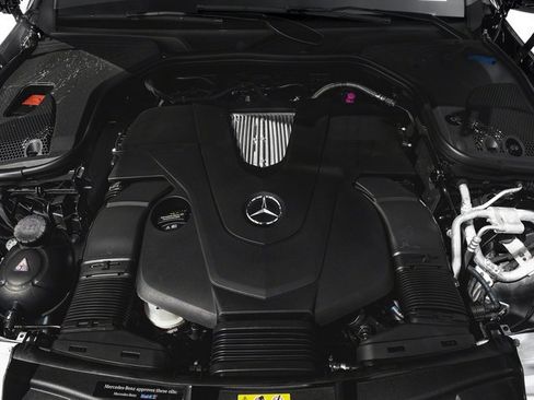 Used 2018 Mercedes-Benz E 400 4MATIC Wagon image 31