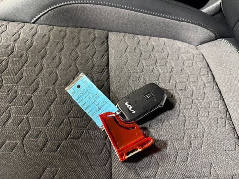 Certified 2024 Kia Seltos S image 32