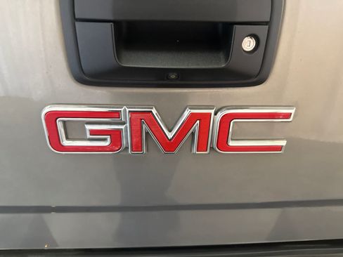 Used 2017 GMC Sierra 1500 SLT w/ SLT Premium Package AWD/4WD image 15