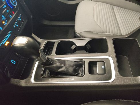 Used 2018 Ford Escape SE w/ SE Sport Appearance Package image 26