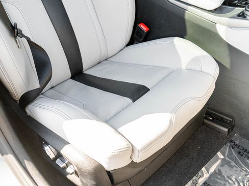 Used 2021 BMW M5 w/ Executive Package image 51