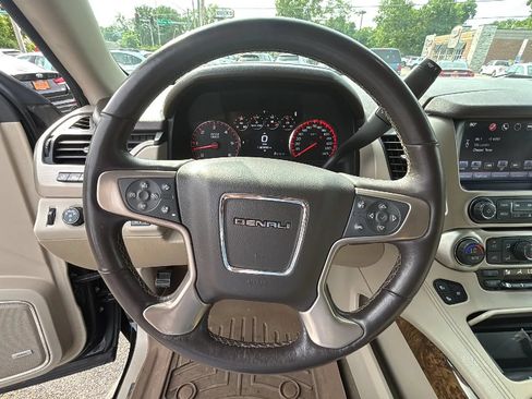 Used 2016 GMC Yukon Denali w/ Enhanced Security Package AWD/4WD image 11