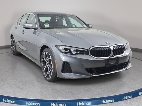 Used 2025 BMW 330i xDrive Sedan w/ Convenience Package AWD/4WD image 4