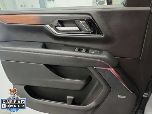 Used 2025 GMC Yukon Denali AWD/4WD image 30