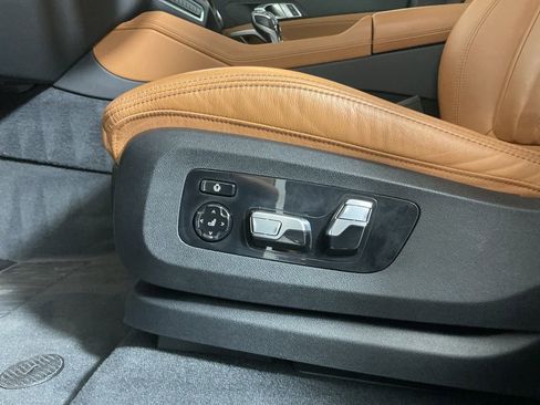 Used 2022 BMW X6 xDrive40i w/ Executive Package image 21