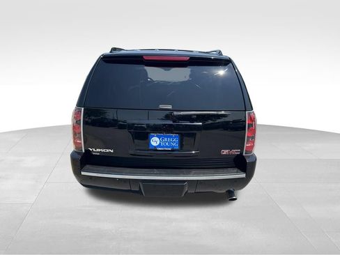 Used 2014 GMC Yukon Denali AWD/4WD image 5