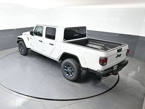 New 2026 Jeep Gladiator Sport AWD/4WD image 38