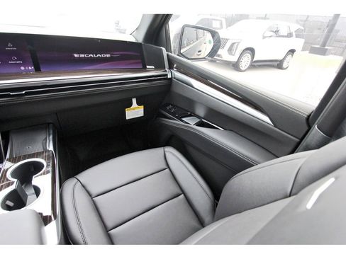 New 2026 Cadillac Escalade ESV 2WD image 10
