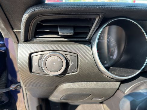 Used 2018 Ford Mustang Coupe RWD image 20