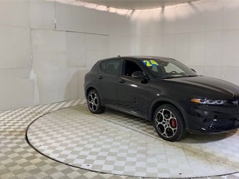 Used 2024 Alfa Romeo Tonale Veloce image 2