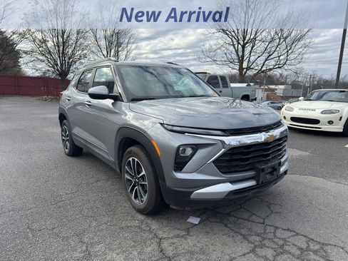 Certified 2025 Chevrolet TrailBlazer LT image 2