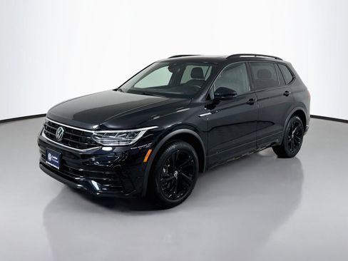 Certified 2023 Volkswagen Tiguan SE R-Line AWD/4WD image 1