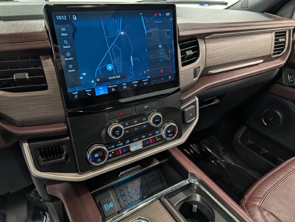 Used 2022 Ford Expedition Limited AWD/4WD image 13