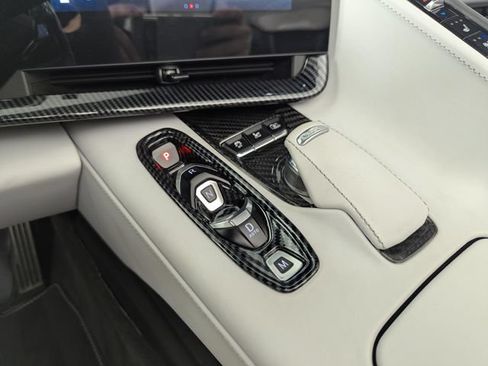 Used 2024 Chevrolet Corvette Stingray Premium Conv w/ Z51 Performance Package RWD image 27