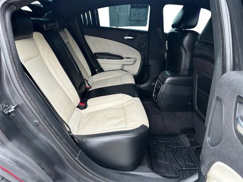 Used 2015 Dodge Charger R/T w/ Premium Group image 17