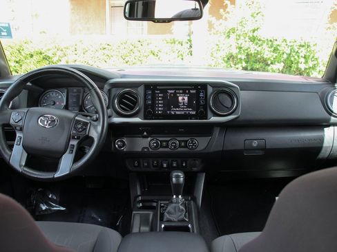 Used 2019 Toyota Tacoma TRD Sport image 23