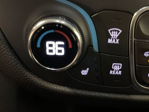 Used 2024 Chevrolet Equinox LT FWD image 31