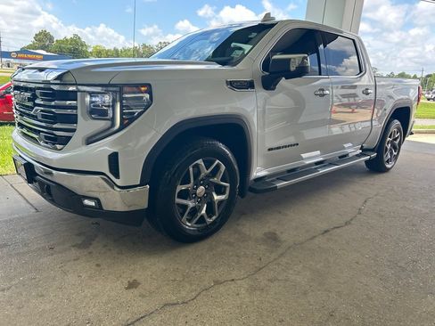 Used 2023 GMC Sierra 1500 SLT w/ SLT Premium Package RWD image 4