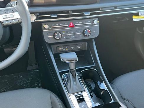 New 2026 Hyundai Tucson SE image 16