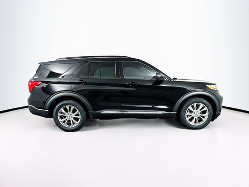 Used 2023 Ford Explorer XLT w/ Equipment Group 202A AWD/4WD image 10