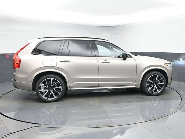 Used 2023 Volvo XC90 T8 Ultimate AWD/4WD image 9