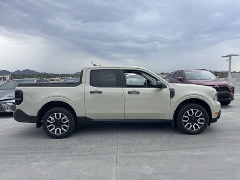 Used 2024 Ford Maverick Lariat image 3