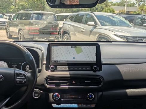 Used 2022 Hyundai Kona Limited FWD image 18