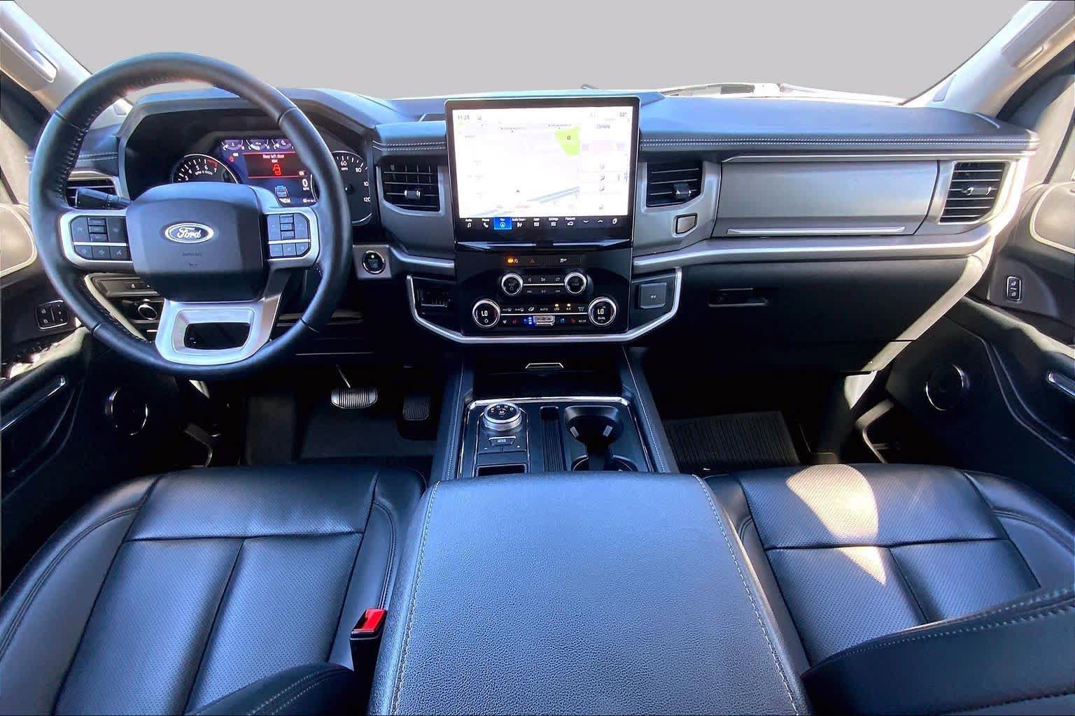 Used 2024 Ford Expedition XLT RWD image 14