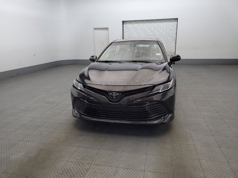 Used 2018 Toyota Camry LE image 15