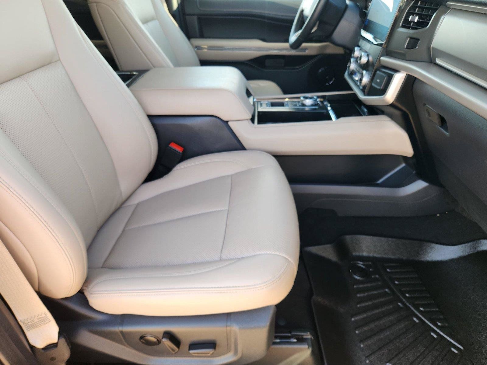 Used 2024 Ford Expedition Max XLT RWD image 19