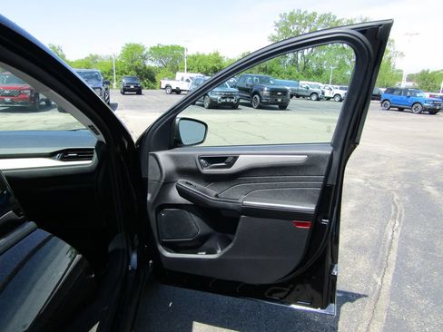 Used 2022 Ford Escape SE w/ Convenience Package FWD image 36