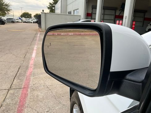 Used 2023 Ford Edge SEL image 19