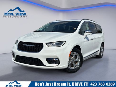Used 2022 Chrysler Pacifica Limited image 1