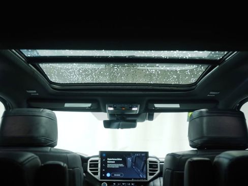 Used 2024 Toyota Sequoia Platinum image 26