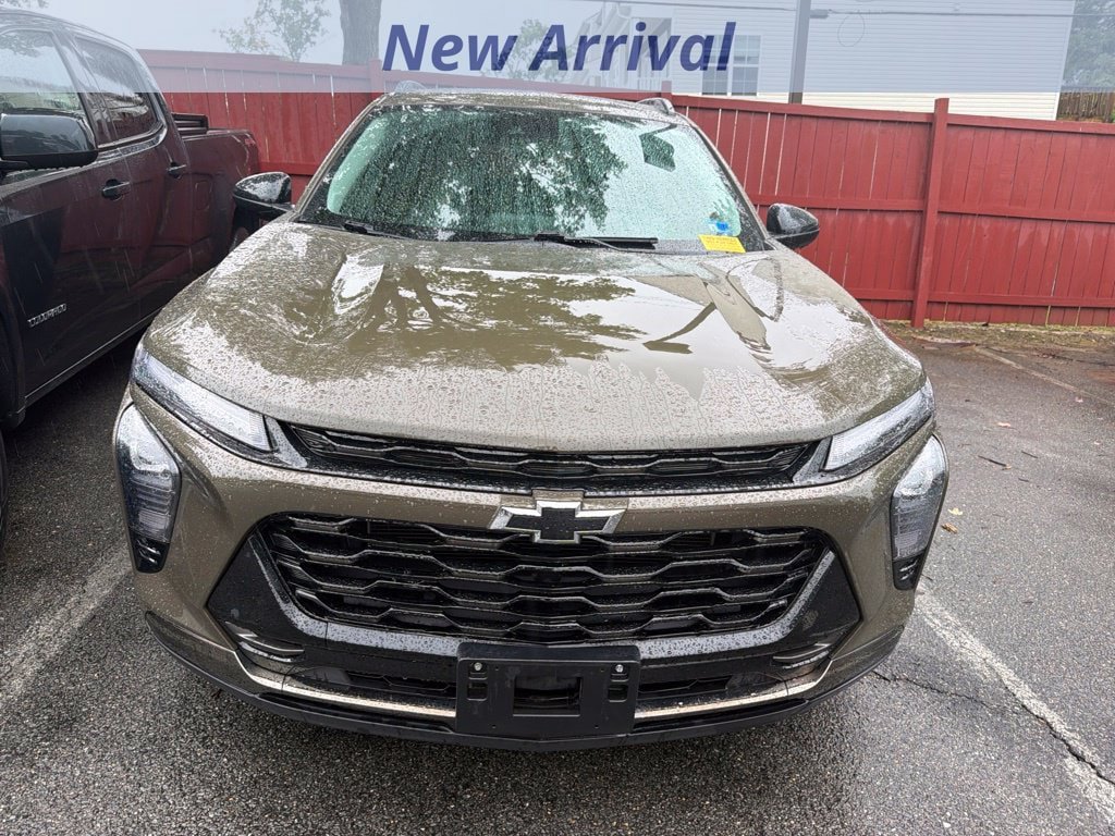 Used 2024 Chevrolet Trax ACTIV w/ Driver Confidence Package FWD image 2