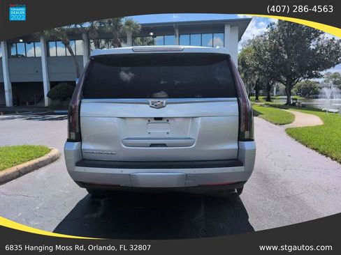 Used 2018 Cadillac Escalade Premium Luxury AWD/4WD image 4